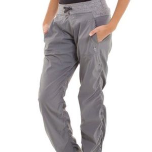 Ivivva grey sweatpants